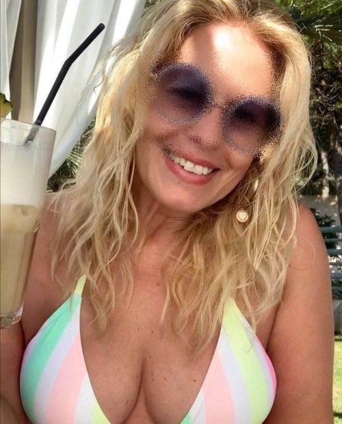 Parisienne de 48 ans cherche gentleman pour sexe et plus